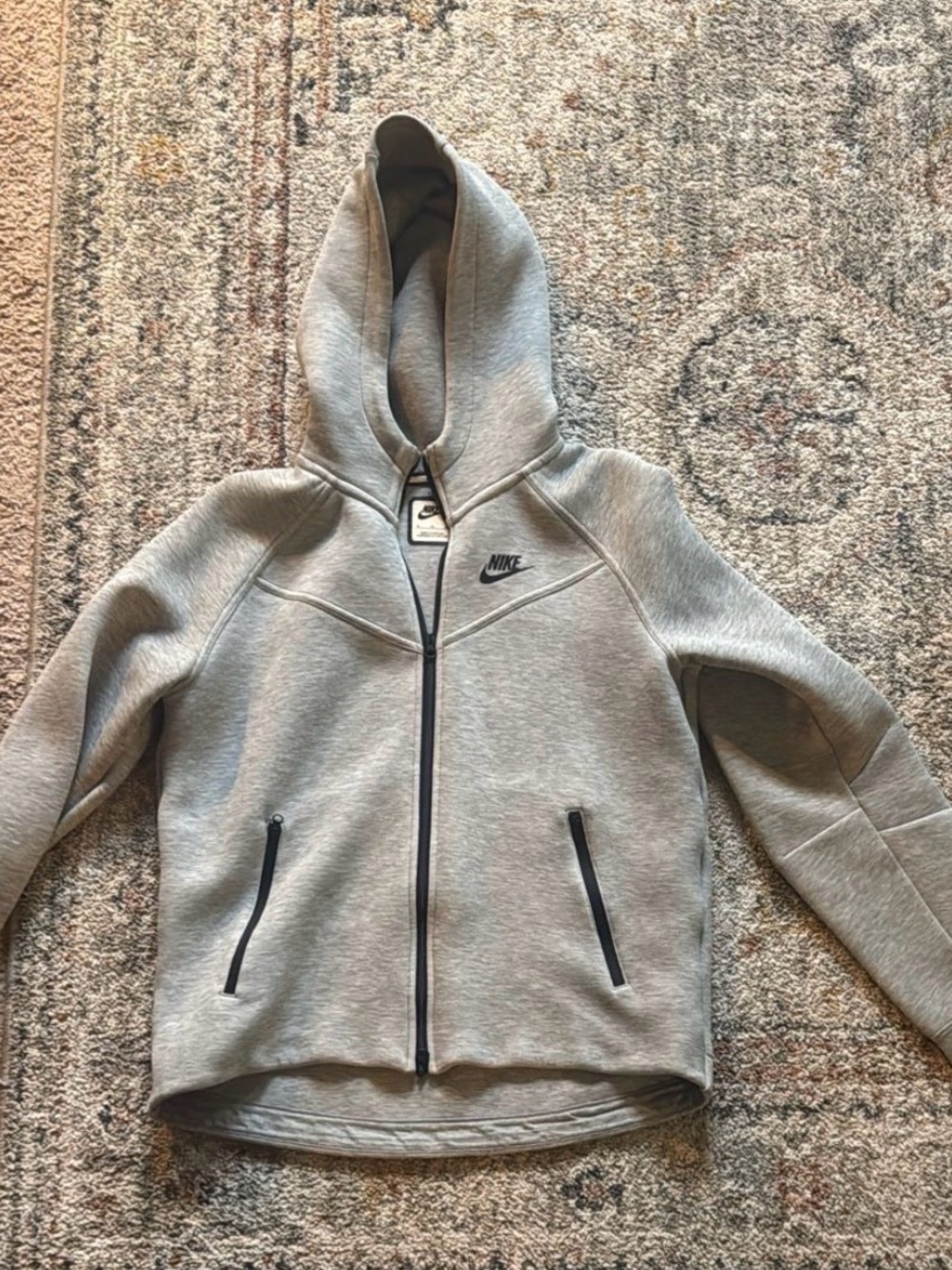 Nike Tech Fleece Full-Zip Hoodie
Kids/Boys Size XL